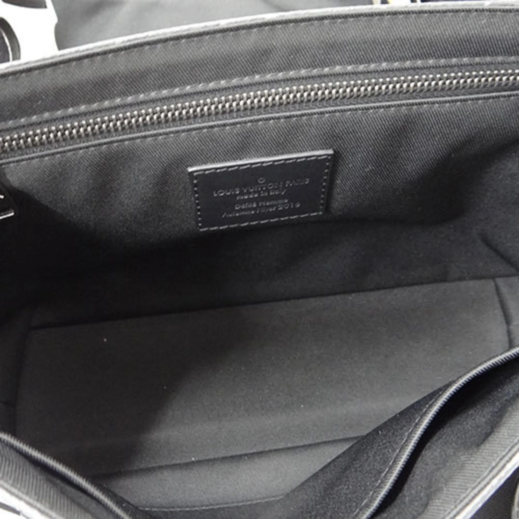 Louis Vuitton Messenger Voyager  Canvas Shoulder Bag ()