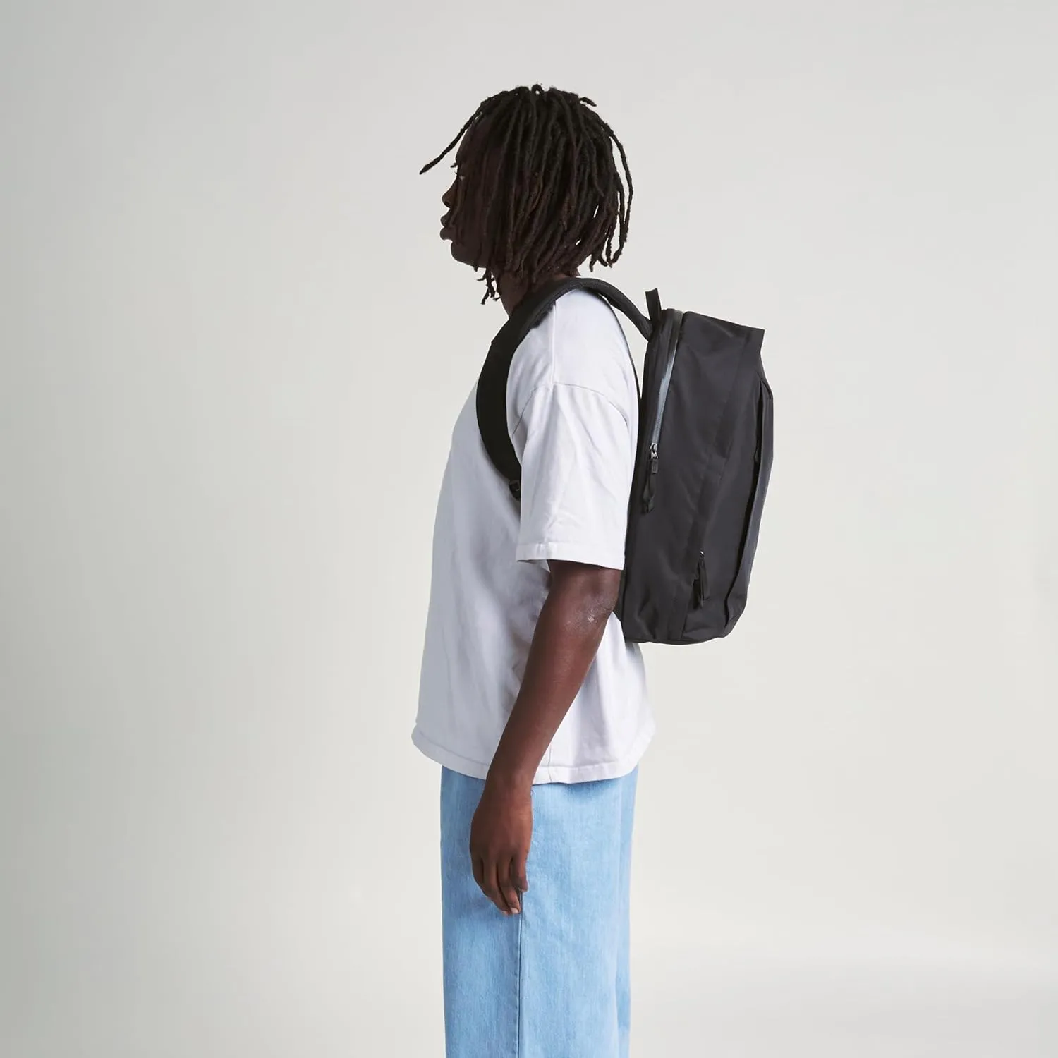 Moment Everything Backpack  17L or 21L Weatherproof Everyday Camera & Laptop Bag [Gen 2, Black, 21L]