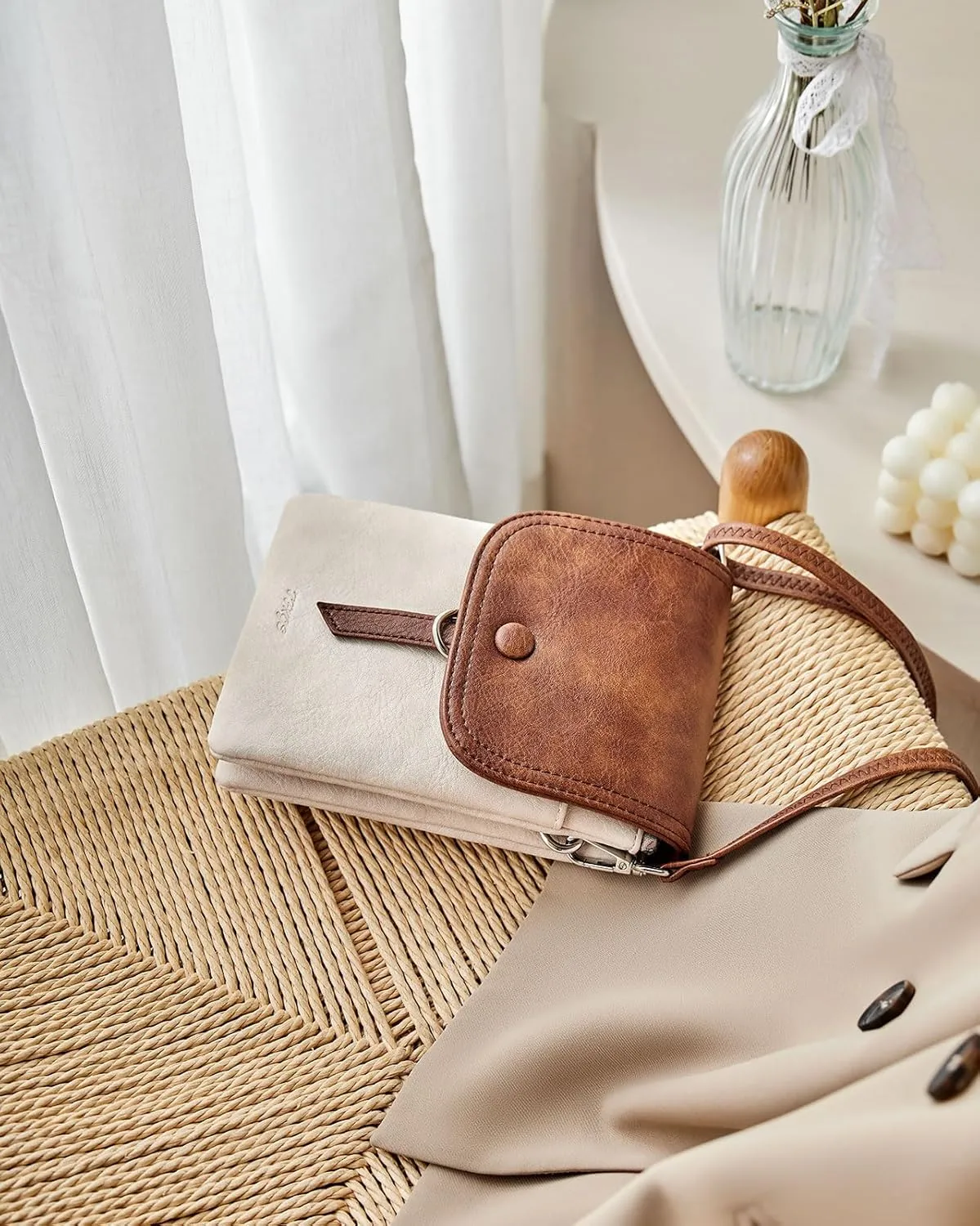 Small Crossbody Bags for women,Soft Leather Cell Phone Purse Lightweight,Little Crossbody Purses Women Trendy with Card slots
