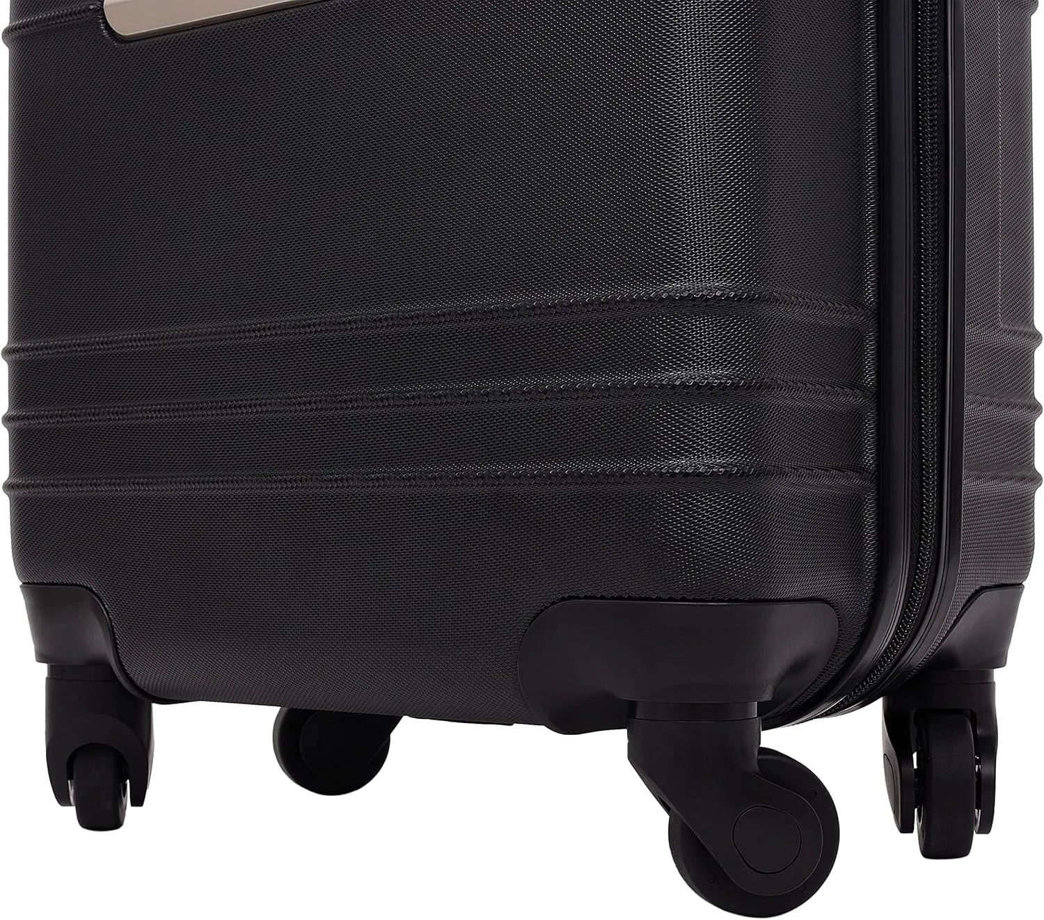 Travelers Club Richmond Spinner Luggage, Black, Carry-On 22-Inch